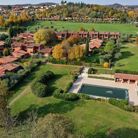 Apartmán Host4u - Garda Golf With Pool And Private Parking *